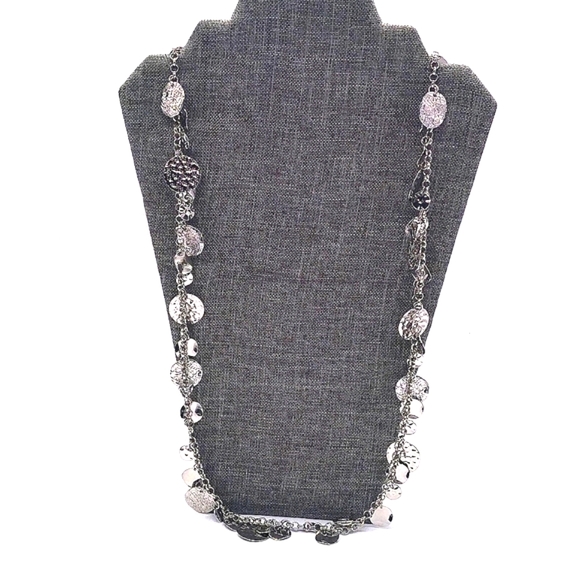CHICO'S Layered Hammered Medallion Statement Collar Bib Necklace in Silver - Picture 4 of 5